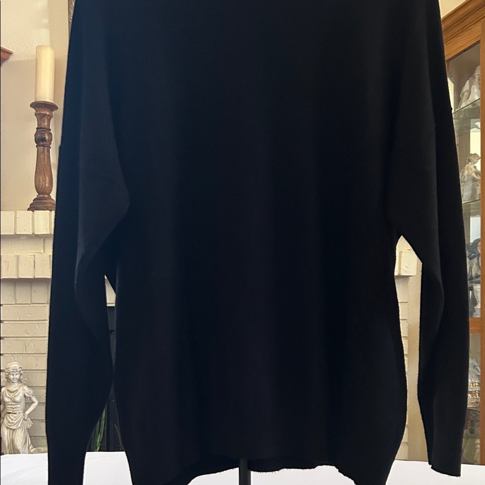 Milano Black and White Star Crewneck Sweater - Picture 8 of 8